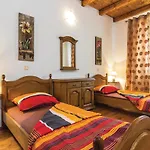 Holiday Home Modrusani Modrusani Casa vacanze *