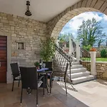 Holiday Home Modrusani Modrusani Casa vacanze