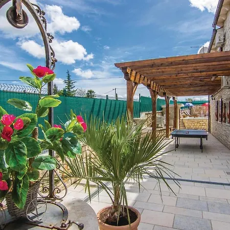 Holiday home Holiday Home Modrusani Modrusani *