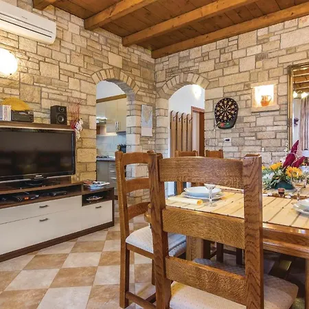 Amazing In Modrusani